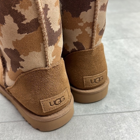 🍁UGG 🍁 CLASSIC SHORT JAGGED CAMO CHESTNUT WINTER BOOTS BROWN - Picture 6 of 13